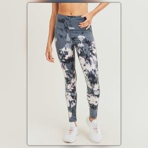 Aspen Print Athletic Leggings